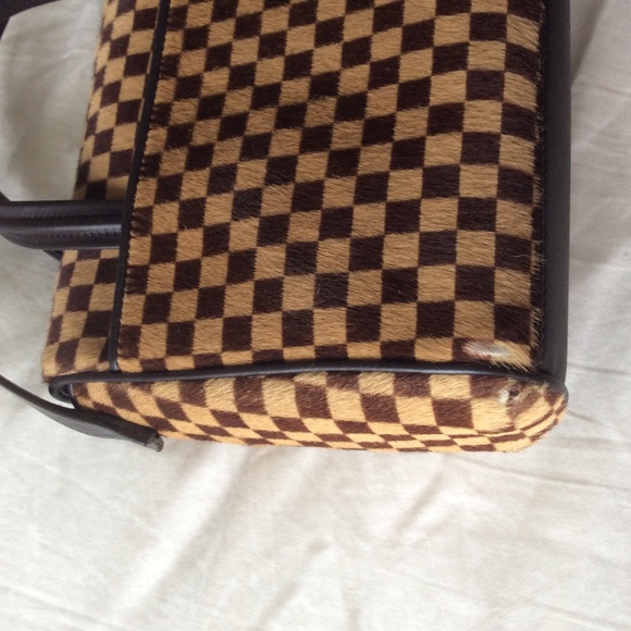 Louis Vuitton Purse - Picture 9 of 16